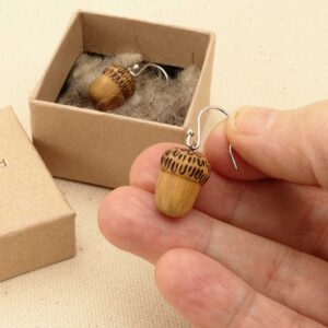 silver_acorn_earrings_in-box_love_heartwood