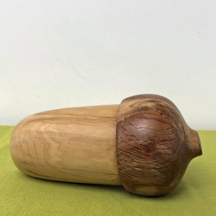 acorn wooden urn