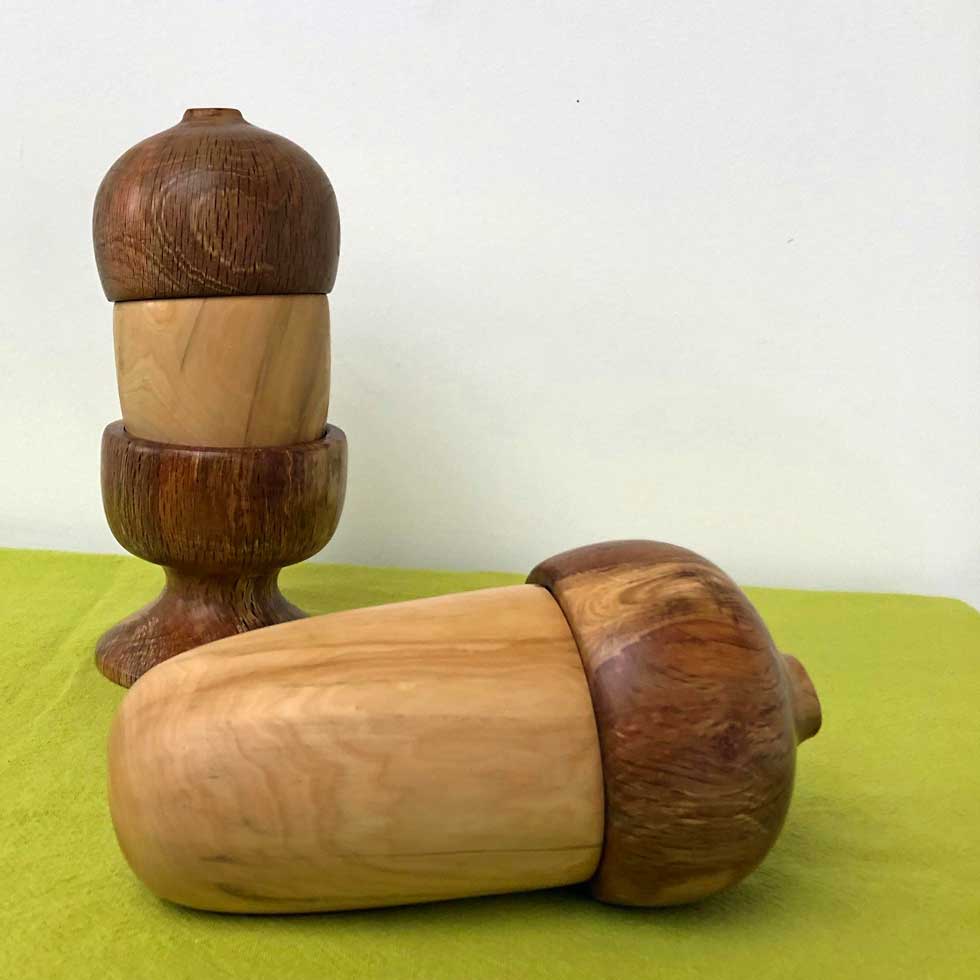 acorn wooden urn