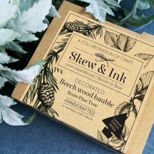 Scots Pine wooden bauble cardboard packaging