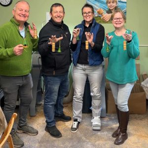 Make your own wooden Christmas tree ornaments